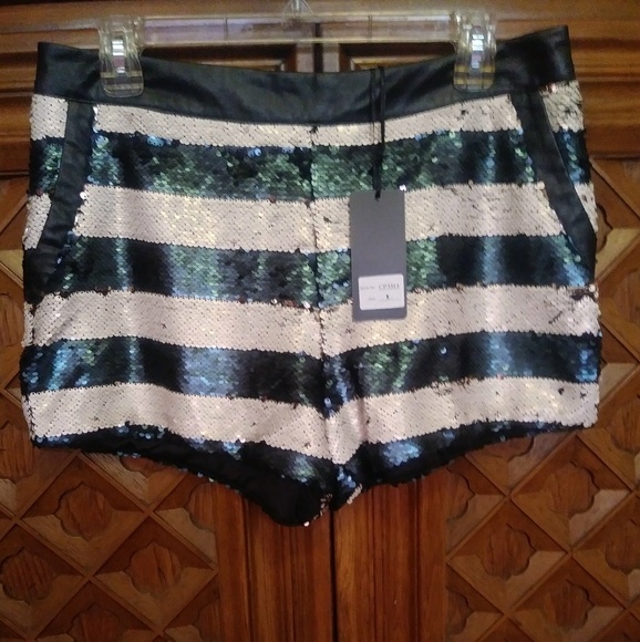Sequins Striped Shorts 🆕 - Picture 4 of 7